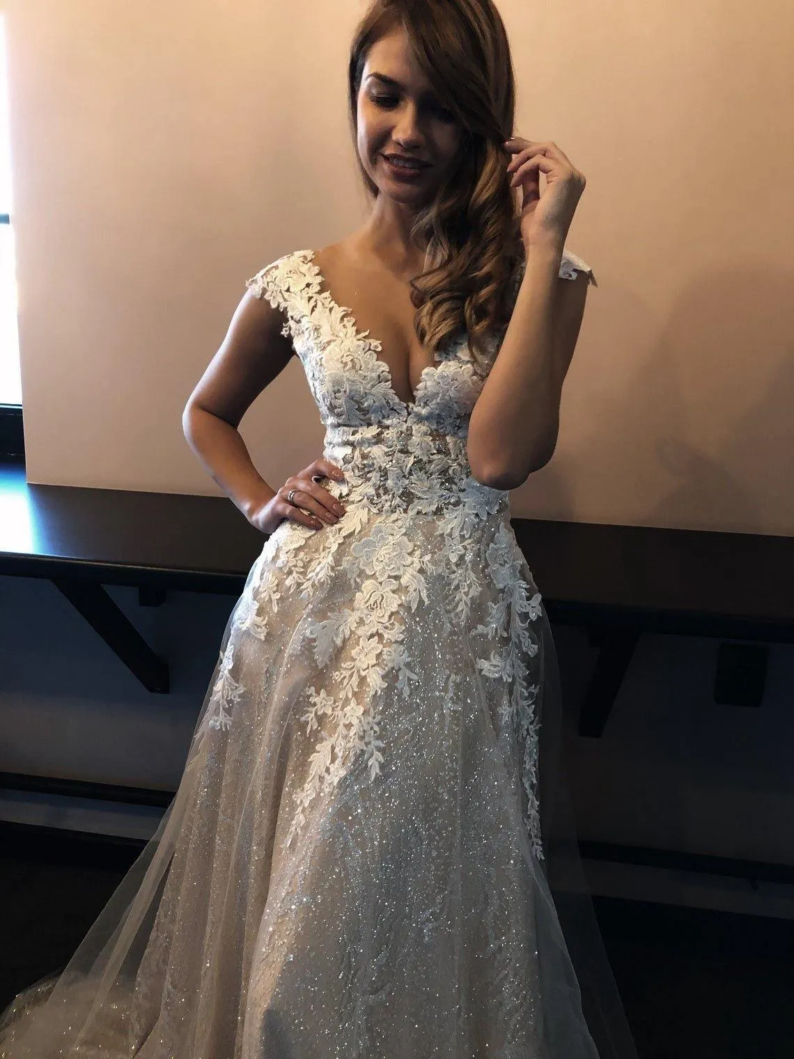A-line elegant Ball Gown Glitter fabric Sweetheart Wedding Dress With Appliques TN230