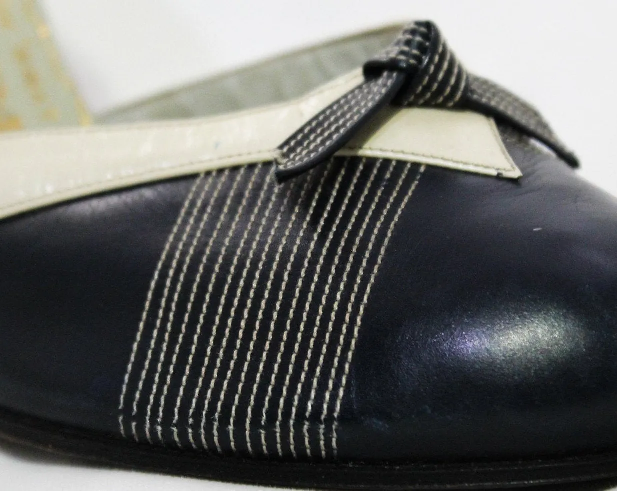 Size 4 Art Deco Shoes - Unworn 1940s Navy & White High Heels - 40s Small Size Pumps - Two-Tone Dark Blue Top Stitched Leather - 4B Deadstock