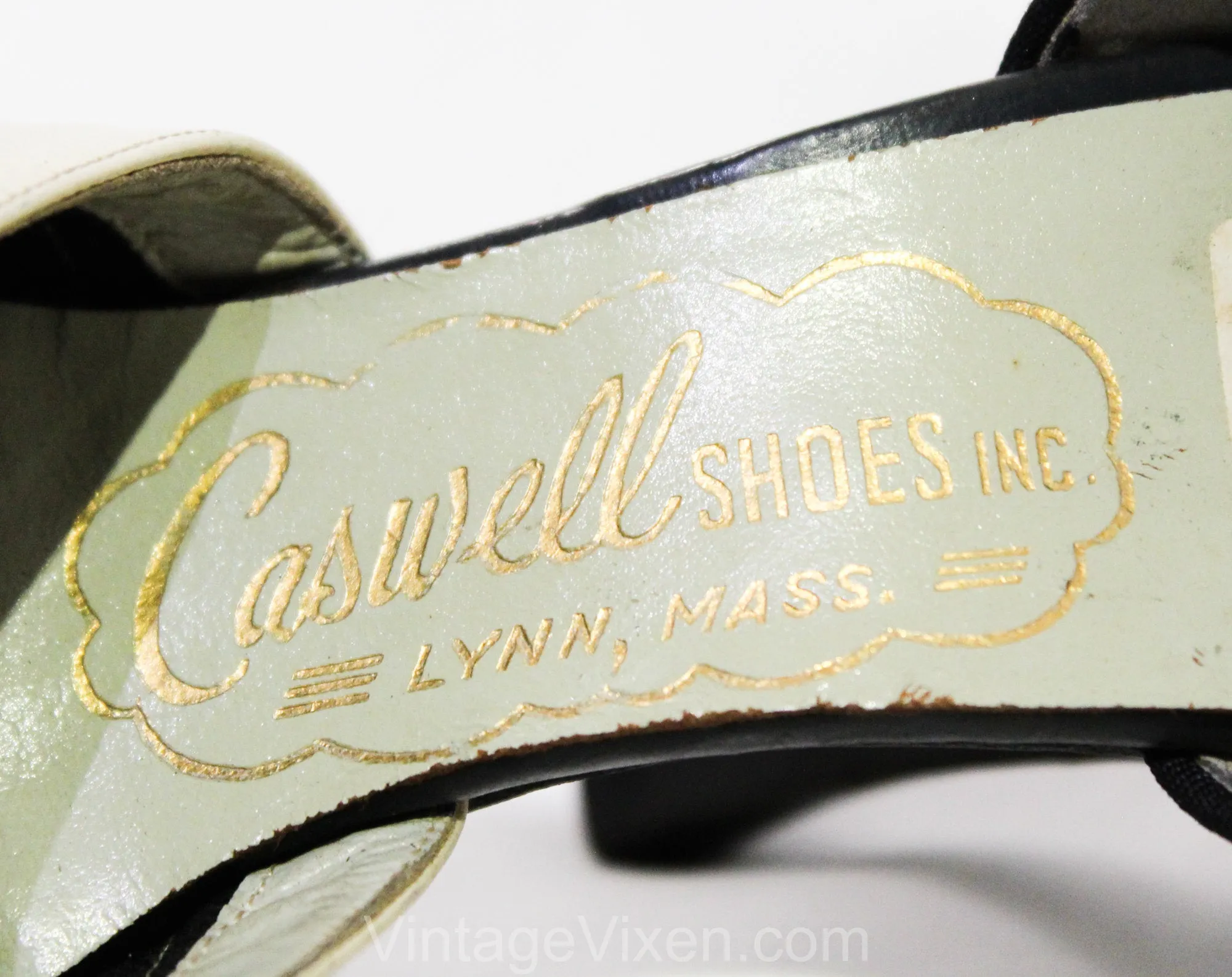 Size 4 Art Deco Shoes - Unworn 1940s Navy & White High Heels - 40s Small Size Pumps - Two-Tone Dark Blue Top Stitched Leather - 4B Deadstock