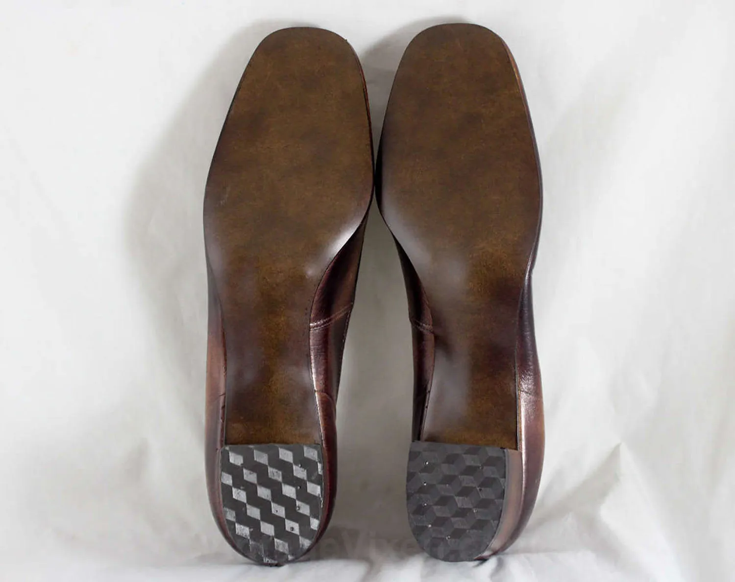 Size 9 60's Shoes - Unworn Mod 1960s Leather Pumps - 9 AA Narrow - Dark Brown Herringbone Woven Leather Shoe - Fall Autumn NOS 60s Deadstock